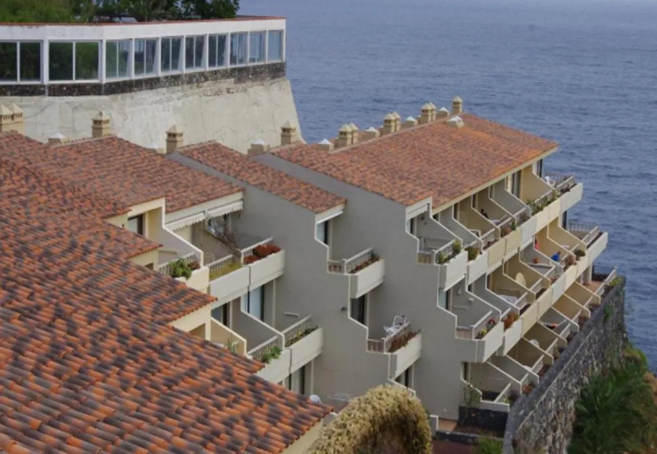 Jardines Y Piscina Espectaculares En Este Precioso Apartamento Los Realejos